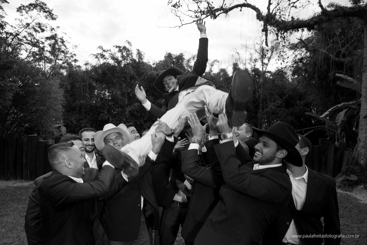 casamento country noivo de chapeu no vale do paraiba