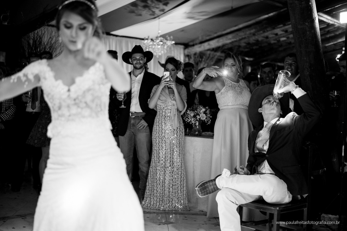 casamento country noivo de chapeu no vale do paraiba