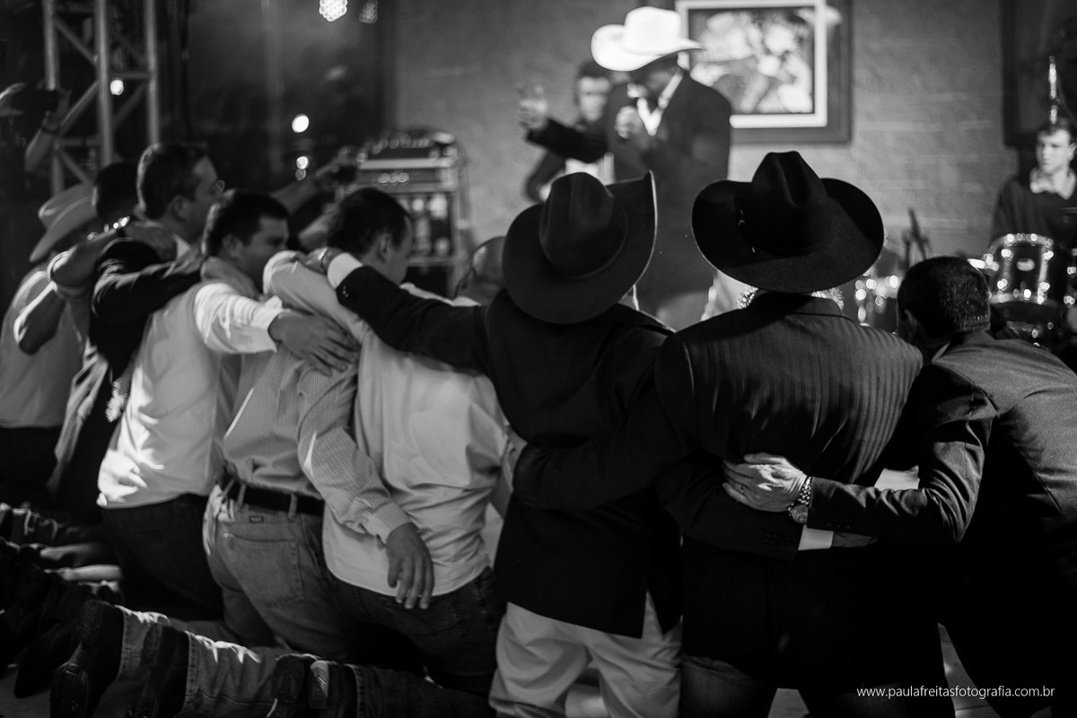 casamento country noivo de chapeu no vale do paraiba