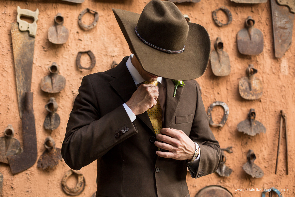 casamento country noivo de chapeu no vale do paraiba