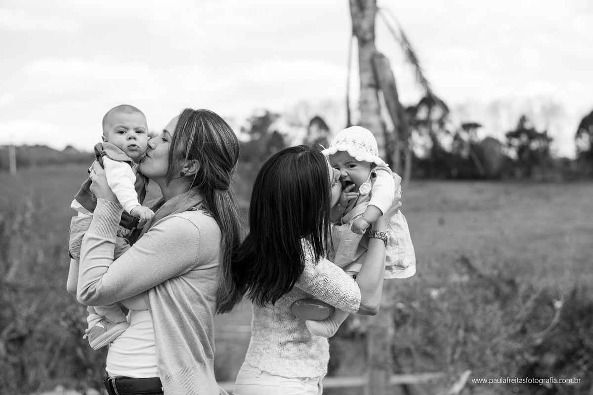 ensaio de irmas com filhos ensaio infantil ensaio de primos fotografia de paula freitas fotografia