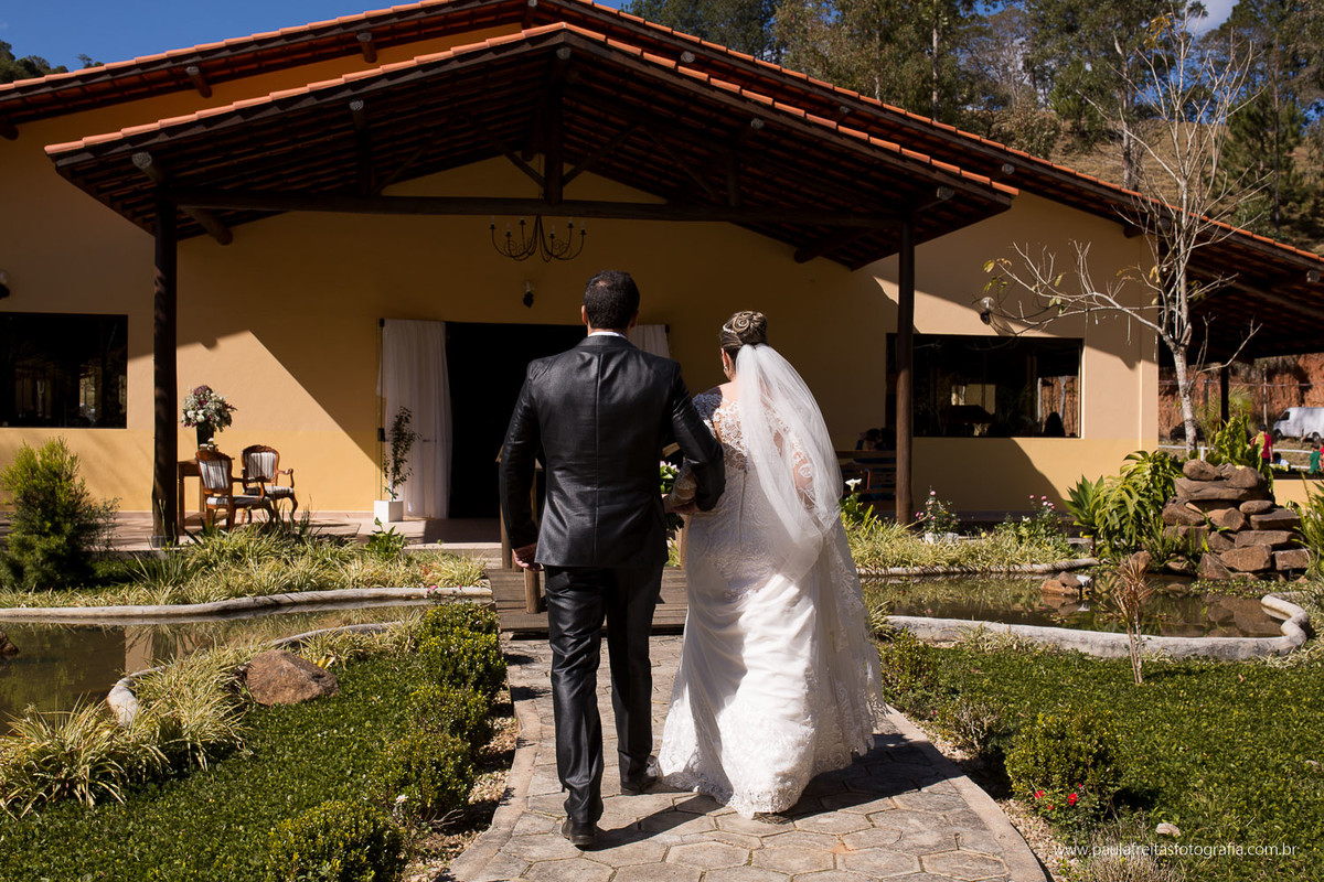 casamento de dia na igreja em cunha fotografado por paula freitas fotografia