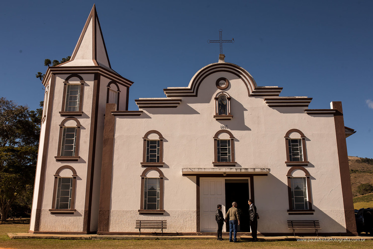 casamento de dia na igreja em cunha fotografado por paula freitas fotografia