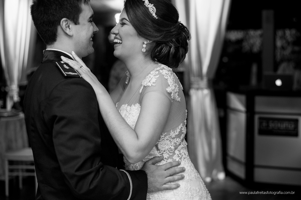 casamento com entrada de cachorros no recanto do bosque em guaratingueta
