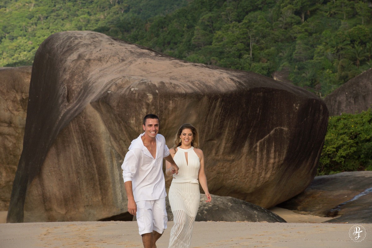 paraty-rj-trash-the-dress-thaise-e-rodrigo-fotografa-paula-freitas