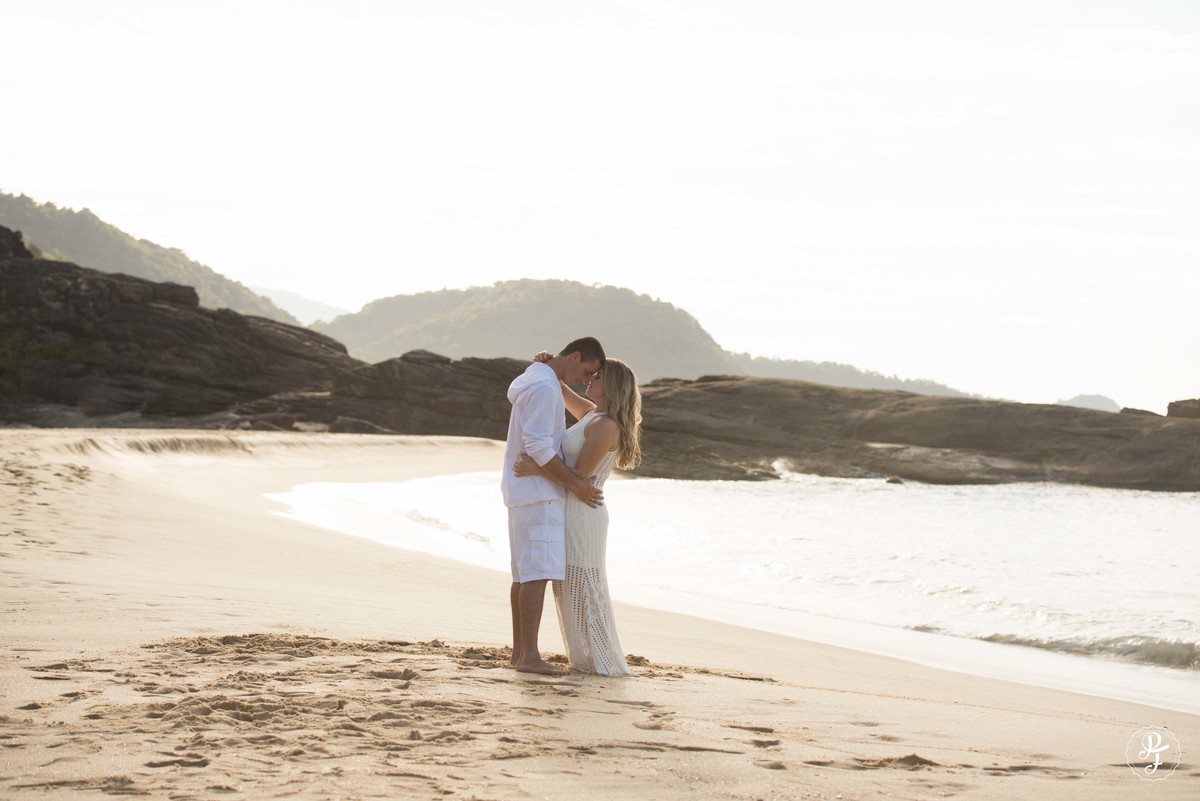 paraty-rj-trash-the-dress-thaise-e-rodrigo-fotografa-paula-freitas