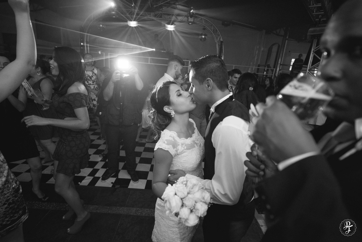 pindamonhangaba-sp-casamento-daniele-e-edgar-fotogradia-de-paula-freitas-fotografia-e-video-de-supimpa-audio-visual