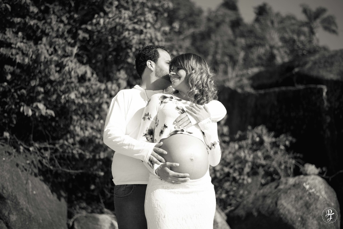 ubatuba-sp-ensaio-gestante-adriele-e-felipe-fotografia-paula-freitas