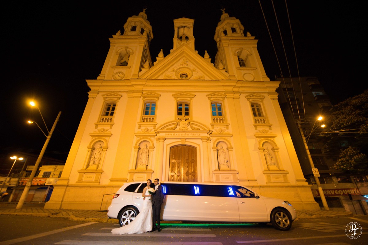 matriz-de-guaratingueta-igreja-de-santo-antonio-casamento-carla-e-rafael-fotografado-por-paula-freitas-fotografia
