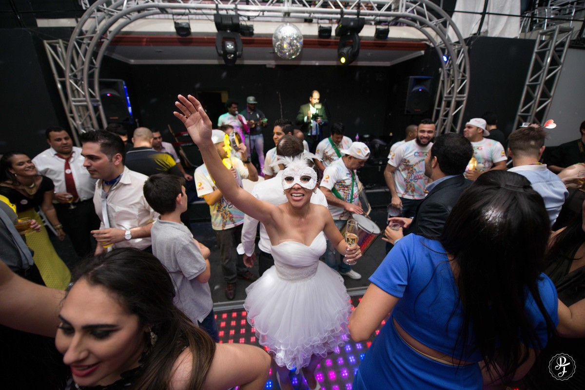matriz-de-guaratingueta-igreja-de-santo-antonio-casamento-carla-e-rafael-fotografado-por-paula-freitas-fotografia