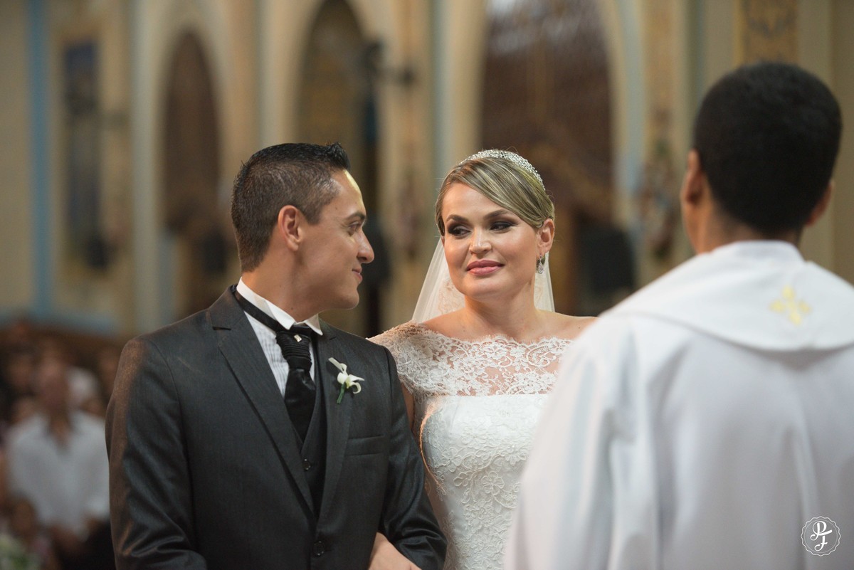 spaço-vip-guaratingueta-sp-casamento-paula-e-fernando-na-igreja-nossa-senhora-das-graças-de-guaratingueta-fotografado-por-paula-freitas-fotografia