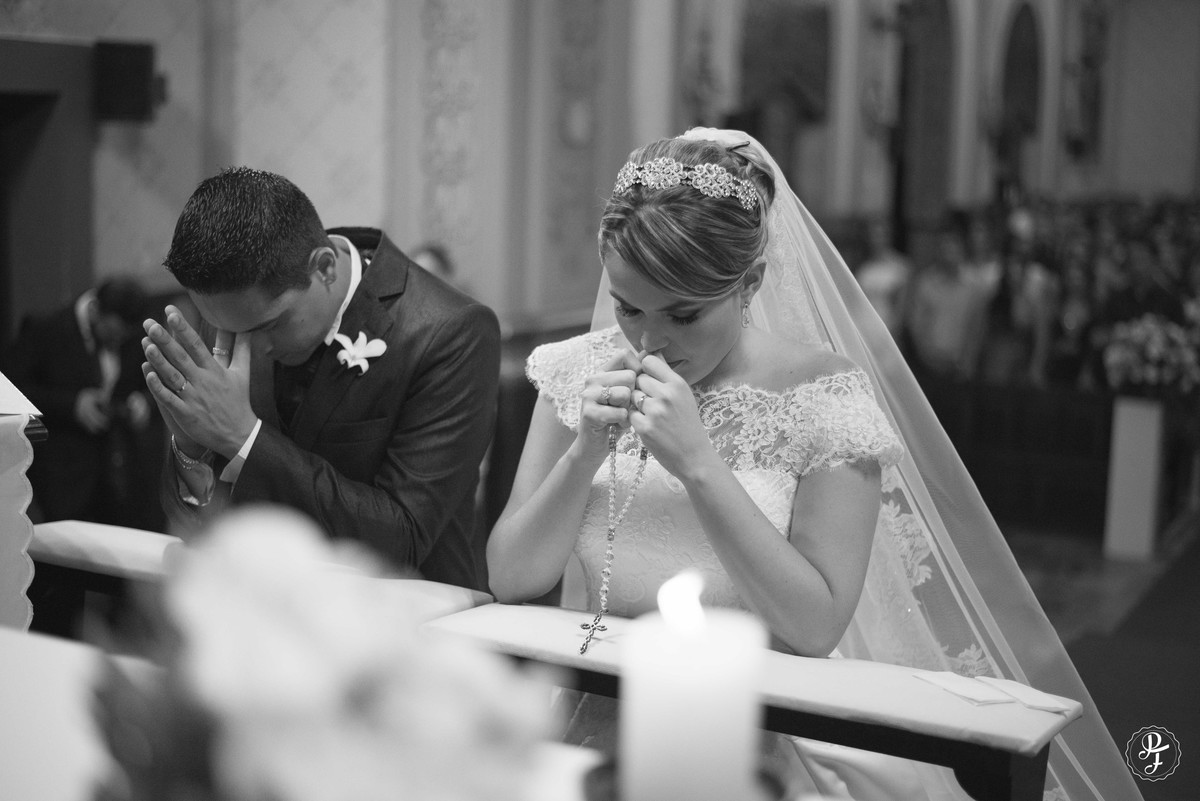 spaço-vip-guaratingueta-sp-casamento-paula-e-fernando-na-igreja-nossa-senhora-das-graças-de-guaratingueta-fotografado-por-paula-freitas-fotografia