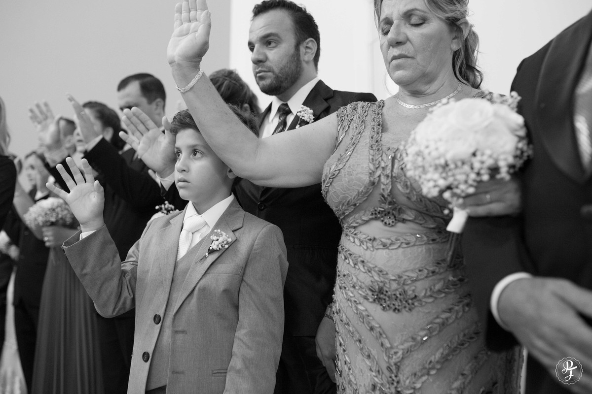 casamento-em-guaratingueta-sp-cerimonia-no-clube-dos-500-e-recepção-no-recanto-do-bosque-camila-e-sandro-fotografados-por-paula-freitas-fotografia