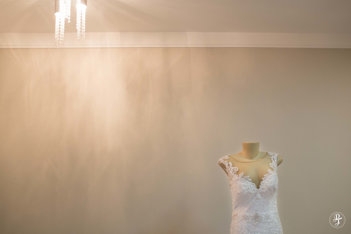 casamento-em-guaratingueta-sp-cerimonia-no-clube-dos-500-e-recepção-no-recanto-do-bosque-camila-e-sandro-fotografados-por-paula-freitas-fotografia