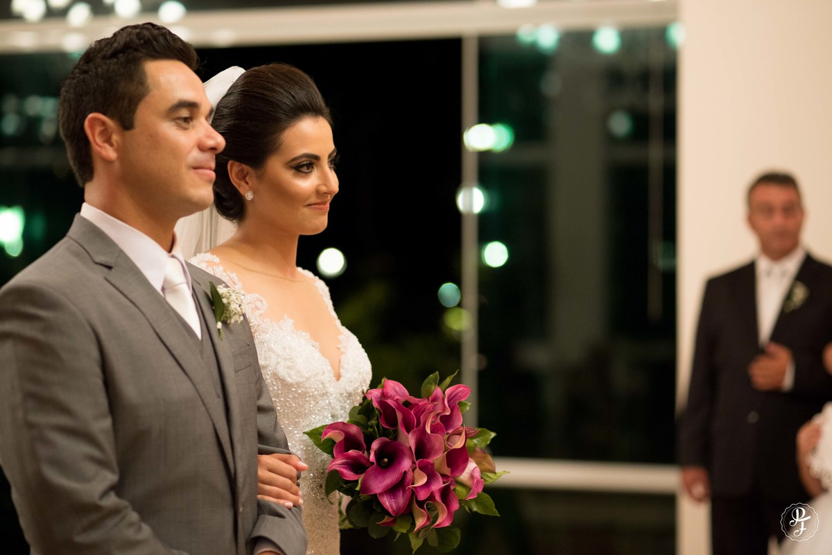 casamento-em-guaratingueta-sp-cerimonia-no-clube-dos-500-e-recepção-no-recanto-do-bosque-camila-e-sandro-fotografados-por-paula-freitas-fotografia