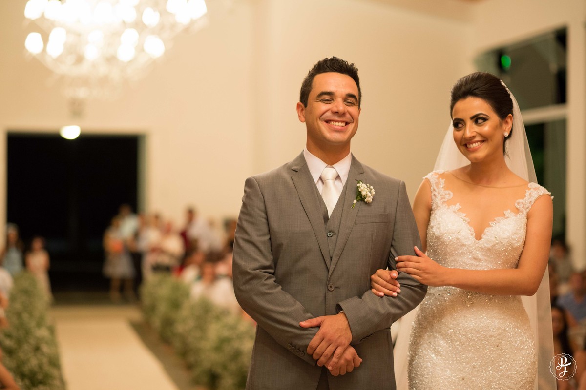 casamento-em-guaratingueta-sp-cerimonia-no-clube-dos-500-e-recepção-no-recanto-do-bosque-camila-e-sandro-fotografados-por-paula-freitas-fotografia