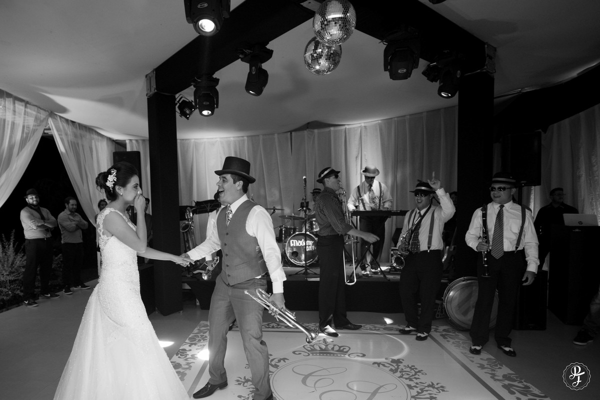 casamento-em-guaratingueta-sp-cerimonia-no-clube-dos-500-e-recepção-no-recanto-do-bosque-camila-e-sandro-fotografados-por-paula-freitas-fotografia