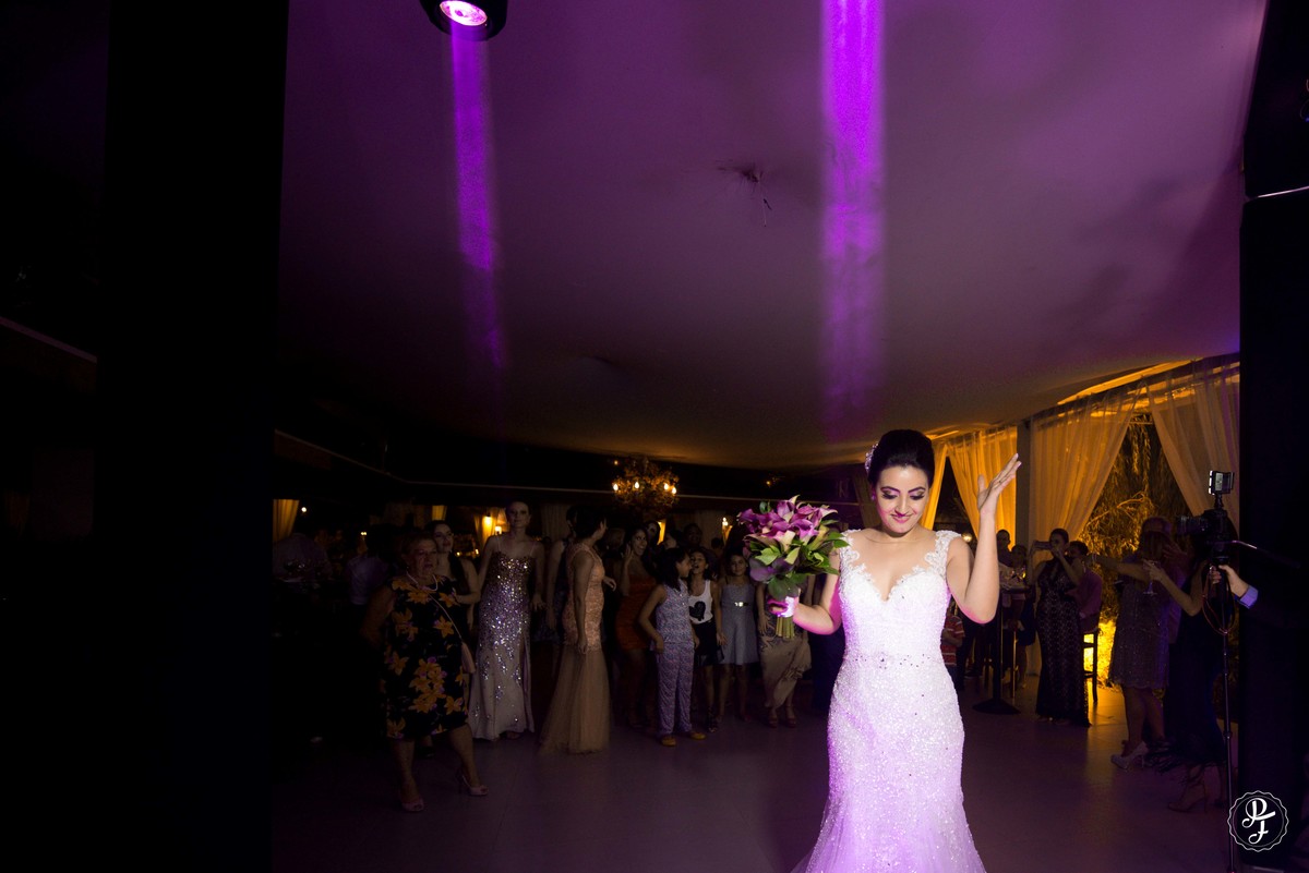 casamento-em-guaratingueta-sp-cerimonia-no-clube-dos-500-e-recepção-no-recanto-do-bosque-camila-e-sandro-fotografados-por-paula-freitas-fotografia