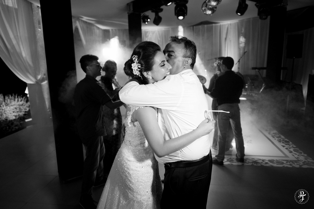 casamento-em-guaratingueta-sp-cerimonia-no-clube-dos-500-e-recepção-no-recanto-do-bosque-camila-e-sandro-fotografados-por-paula-freitas-fotografia