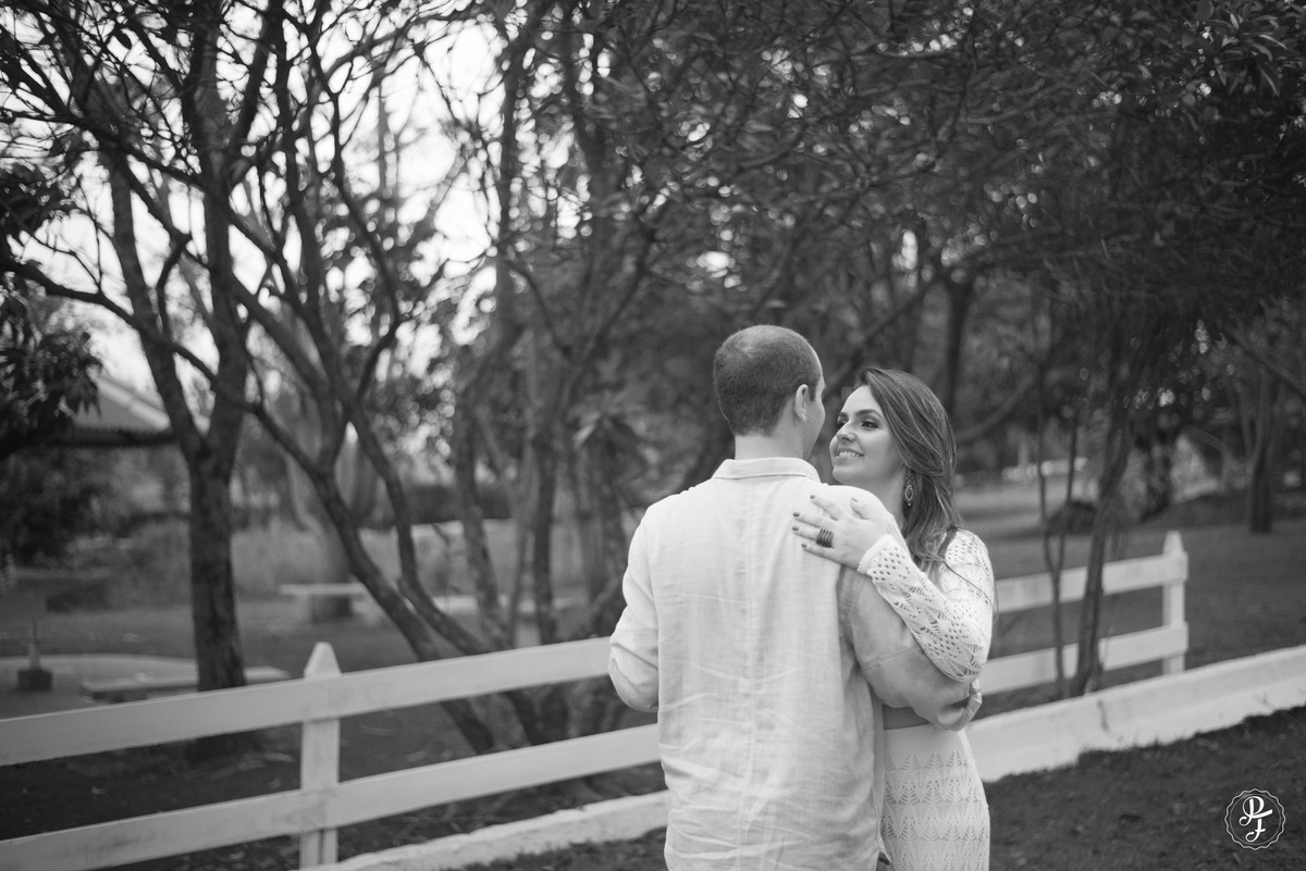 pre-wedding-de-raiane-e-daniel-feito-em-guaratingueta-sp-fotografados-por-paula-freitas-fotografia