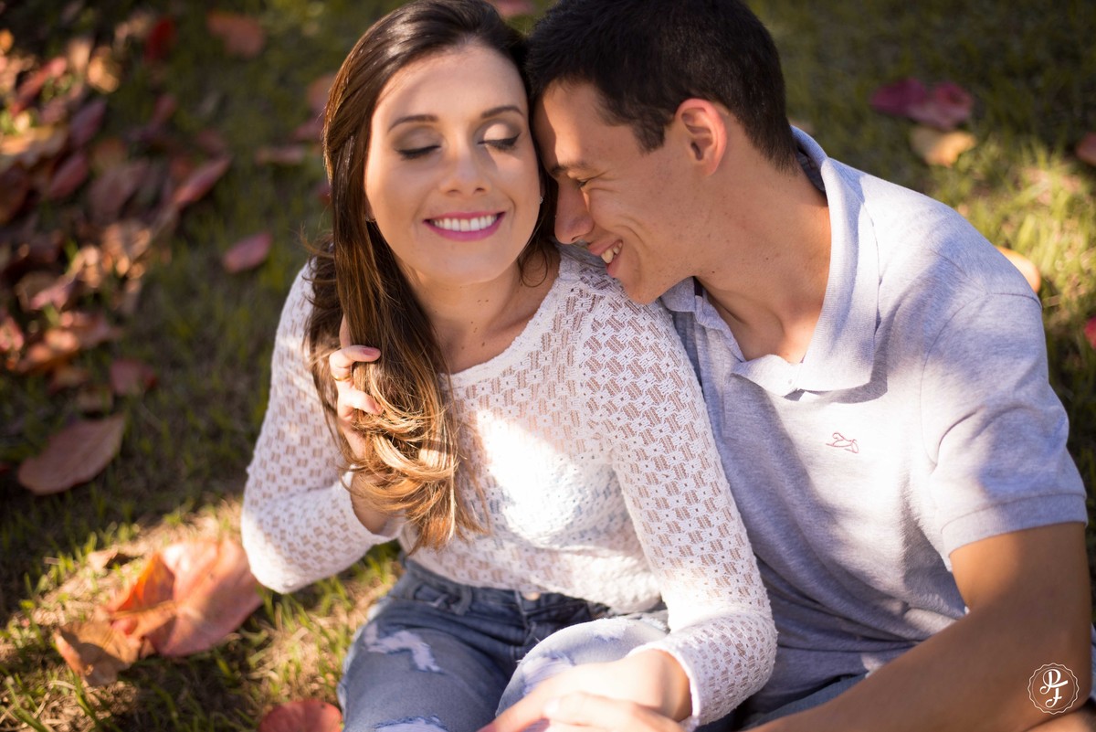 pre-wedding-de-fabiana-e-evandro-realizado-em-guaratingueta-sp-e-fotografado-por-paula-freitas-fotografia