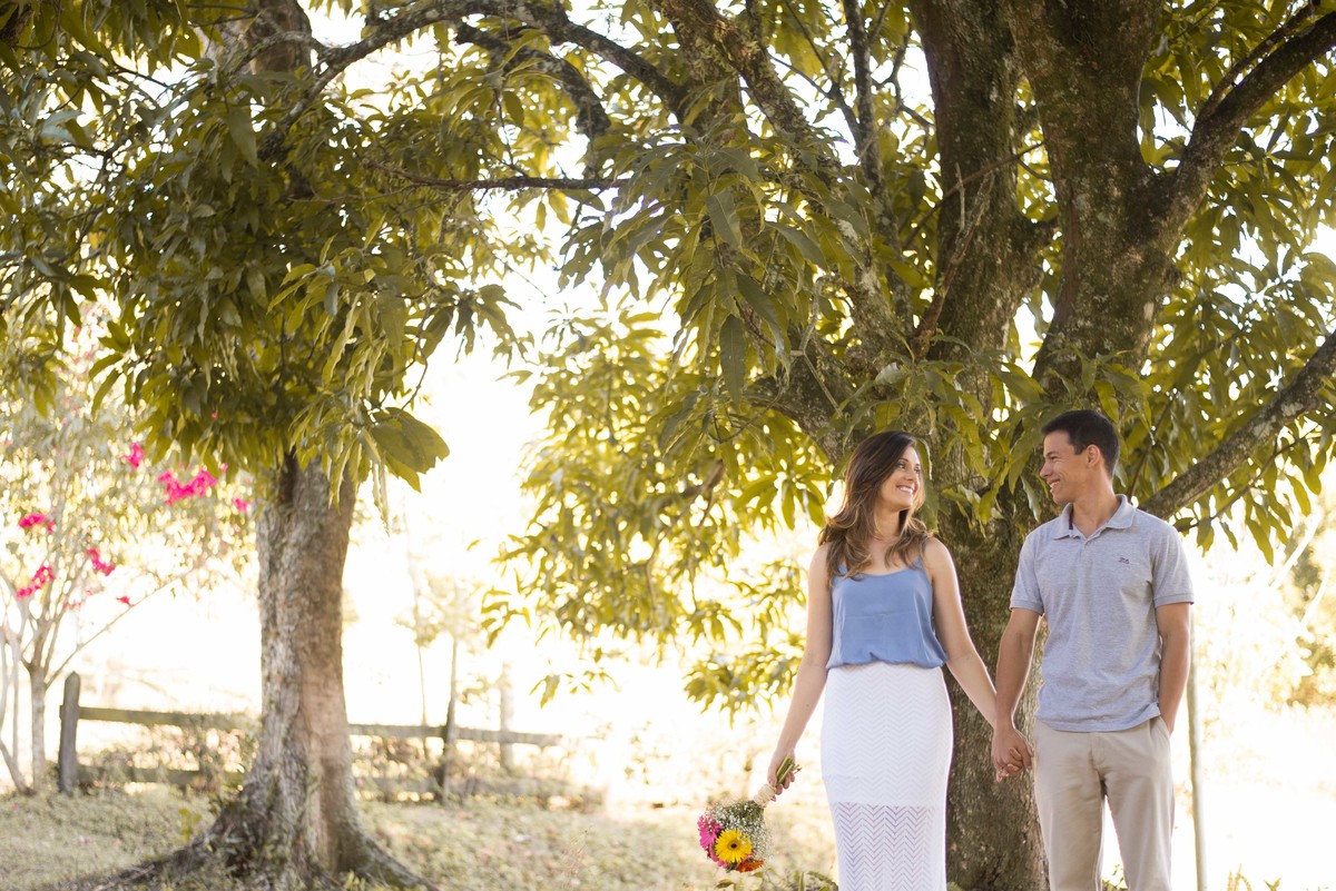 pre-wedding-de-fabiana-e-evandro-realizado-em-guaratingueta-sp-e-fotografado-por-paula-freitas-fotografia