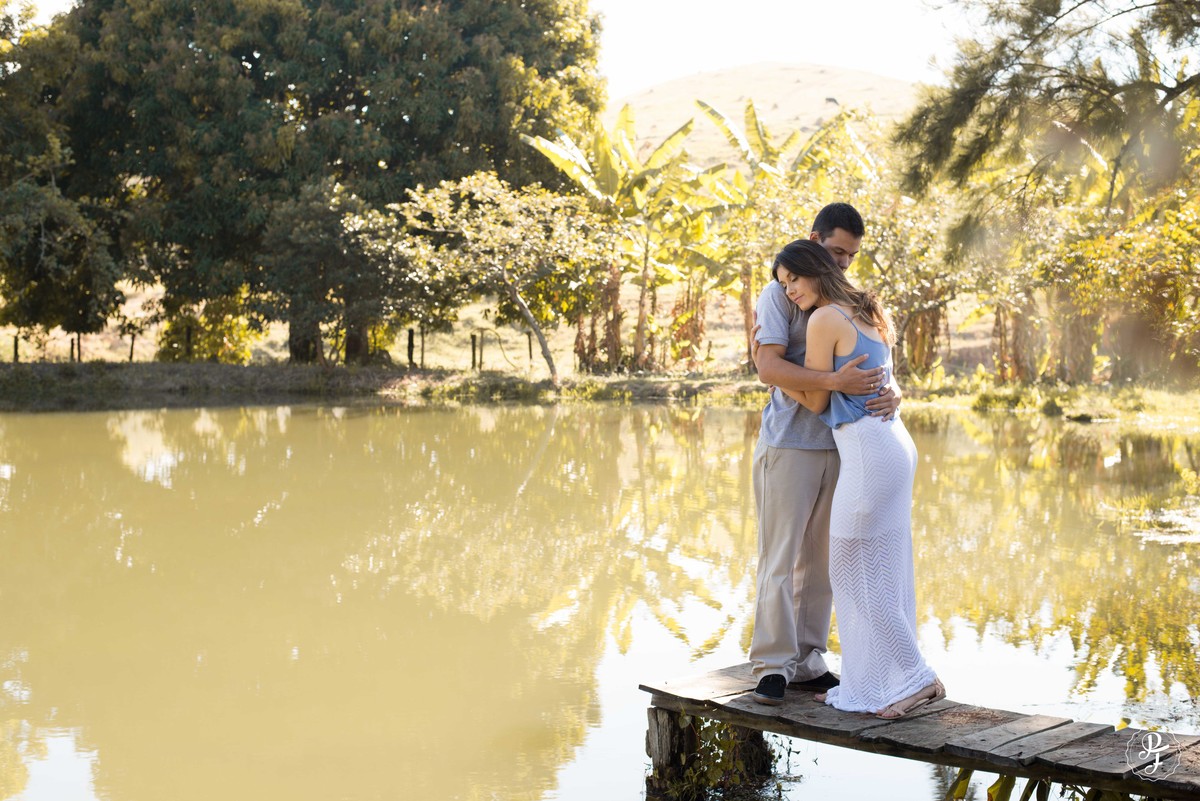 pre-wedding-de-fabiana-e-evandro-realizado-em-guaratingueta-sp-e-fotografado-por-paula-freitas-fotografia