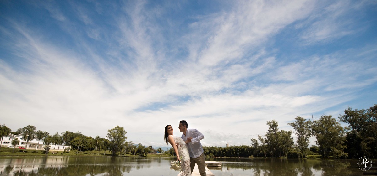 pre-wedding-da-camila-e-sandro-feito-no-clube-dos-500-em-guaratingueta-sp-fotogafado-por-paula-freitas-fotografia