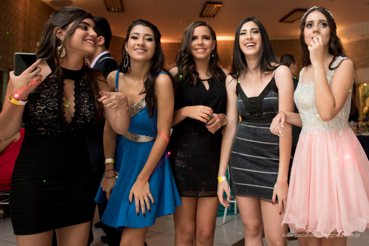 aniversario de 15 anos da luiza no spaço vip em guaratingueta fotografado por paula freitas fotografia