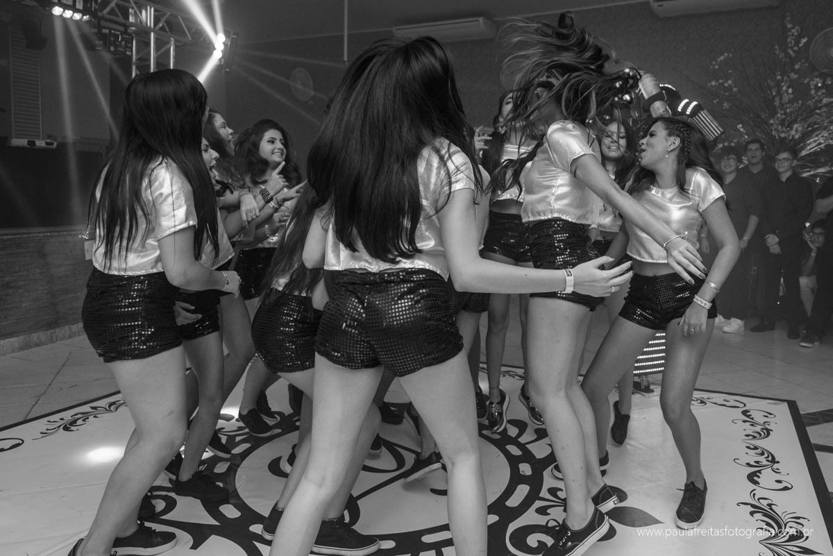 aniversario de 15 anos da luiza no spaço vip em guaratingueta fotografado por paula freitas fotografia