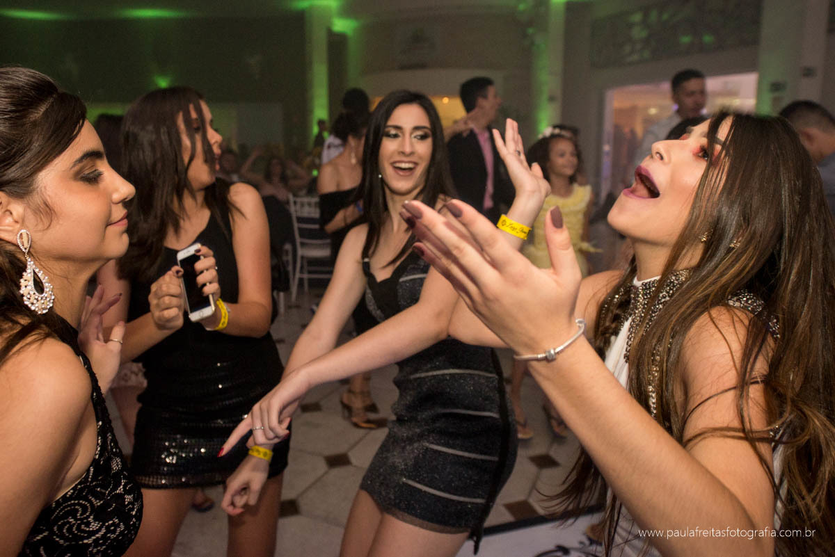 aniversario de 15 anos da luiza no spaço vip em guaratingueta fotografado por paula freitas fotografia