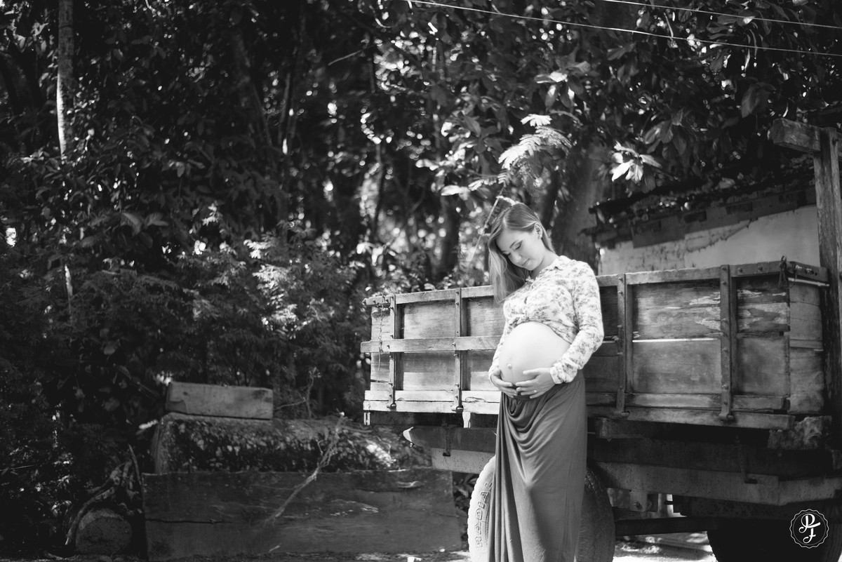 guaratingueta-sp-sessao-fotografica-de-gestante-feito-por-paula-freitas-fotografia-