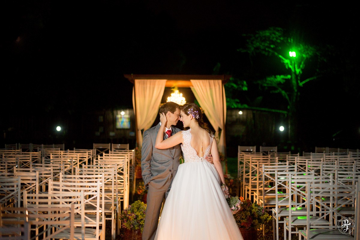 casamento-ana-carolina-e-fabricio-realizado-em-guaratingueta-sp-spaço-vip-fotografado-por-paula-freitas-fotografia