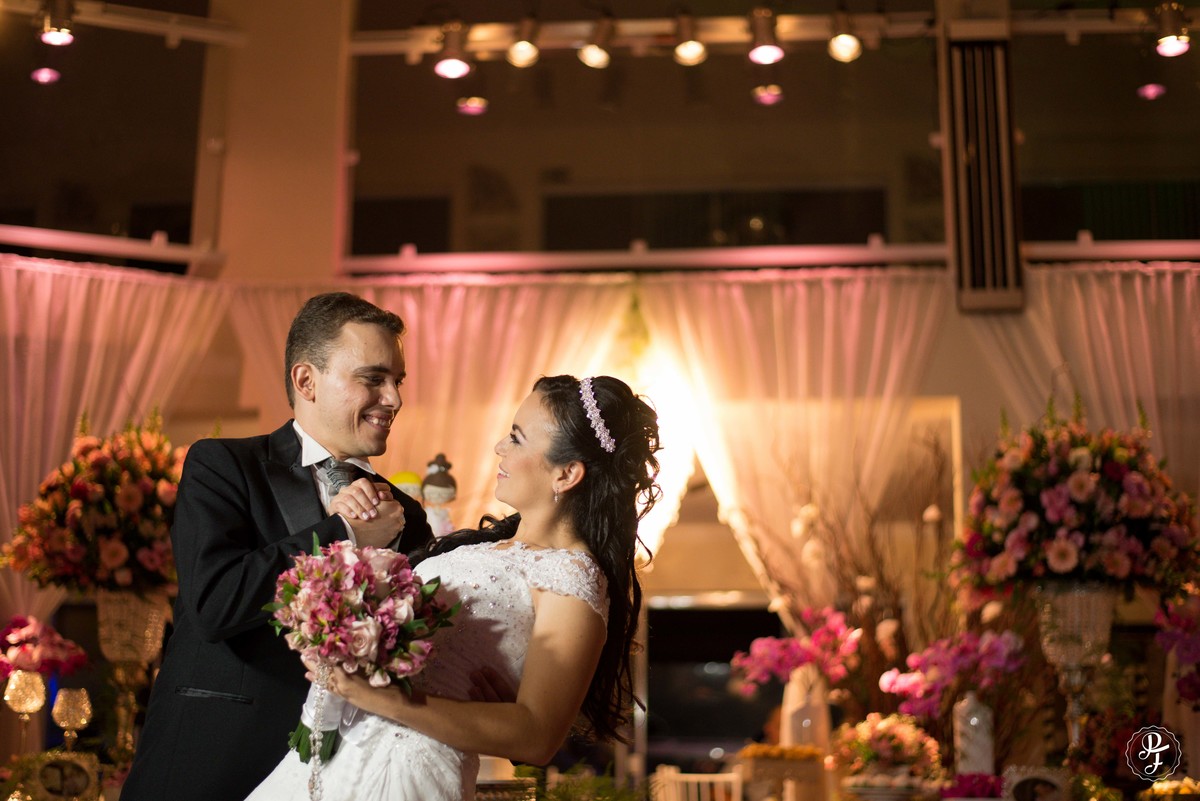 spaço-vip-em-guaratingueta-sp-casamento-glaucia-e-willian-fotografado-por-paula-freitas-fotografia