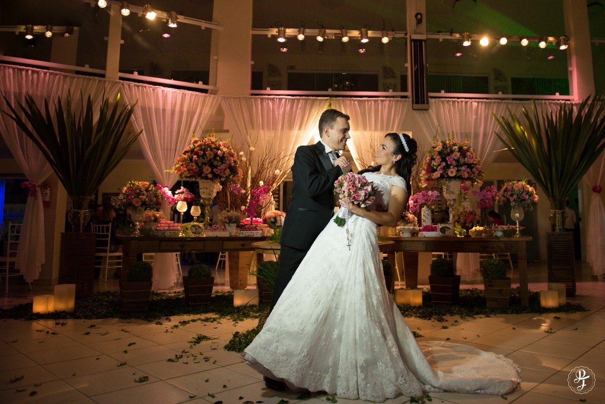 spaço-vip-em-guaratingueta-sp-casamento-glaucia-e-willian-fotografado-por-paula-freitas-fotografia