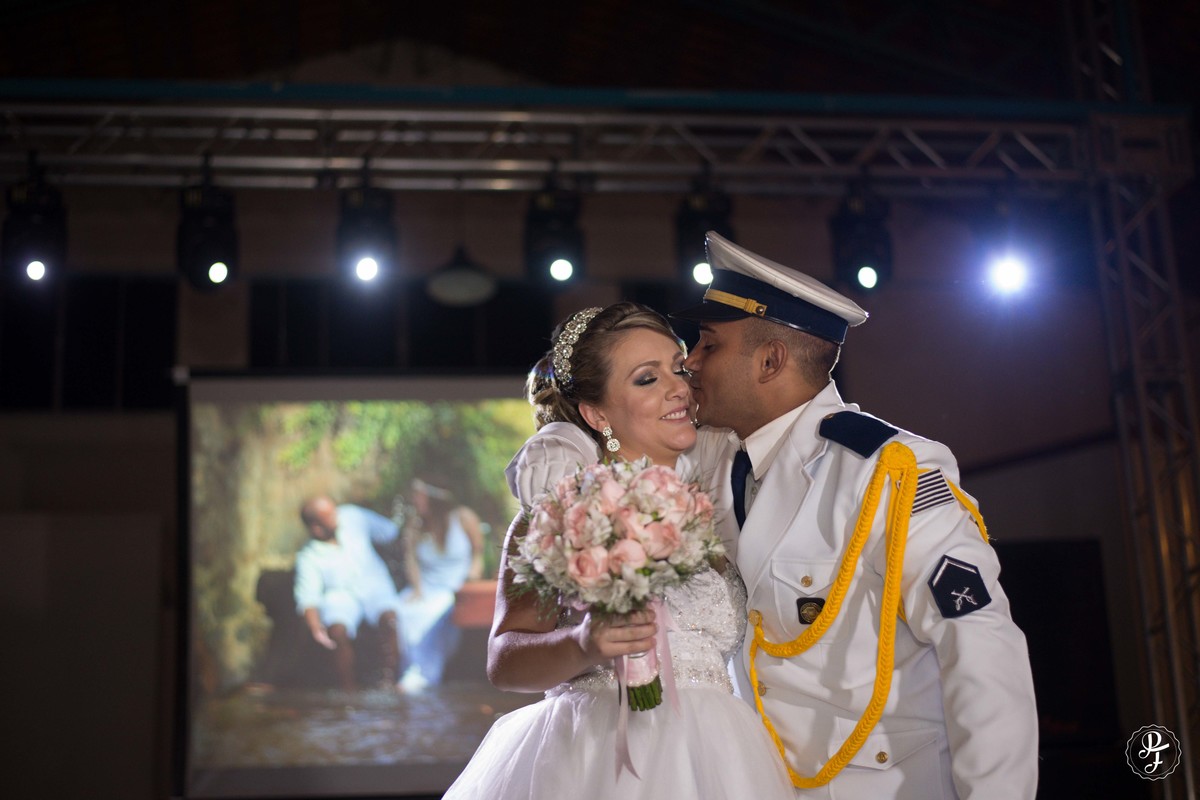igreja-sao-benedito-em-guaratingueta-sp-casamento-de-juliana-e-tiago-fotografado-por-paula-freitas-fotografia