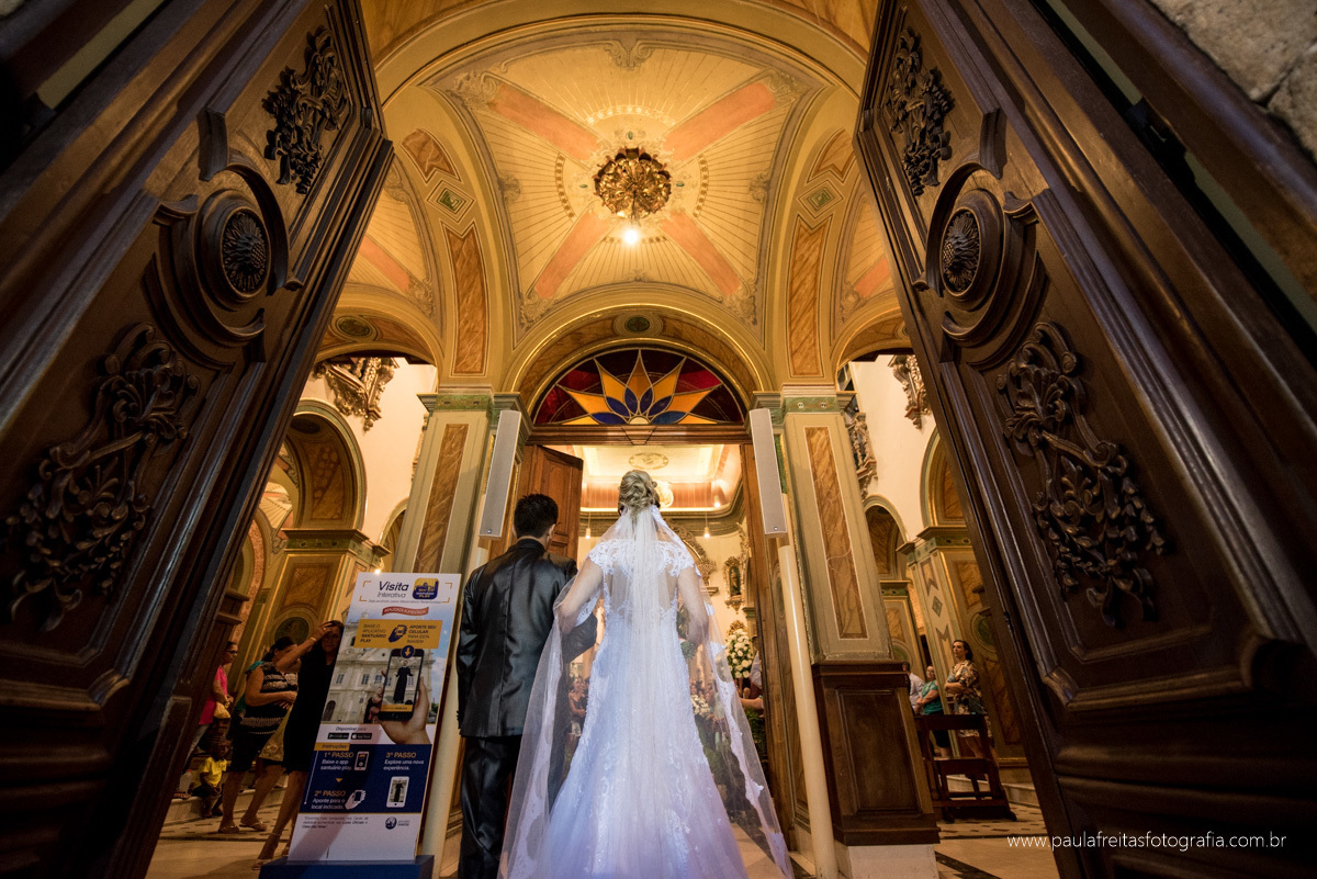 casamento de aline e tiago na basílica velha de nossa senhora aparecida em aparecida do norte fotografado por paula freitas fotografia