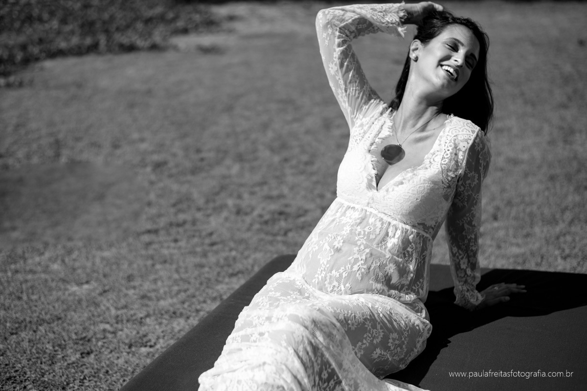 ensaio de gestante - book de gestante feito na praia em ubatuba sp fotografado por paula freitas fotografia