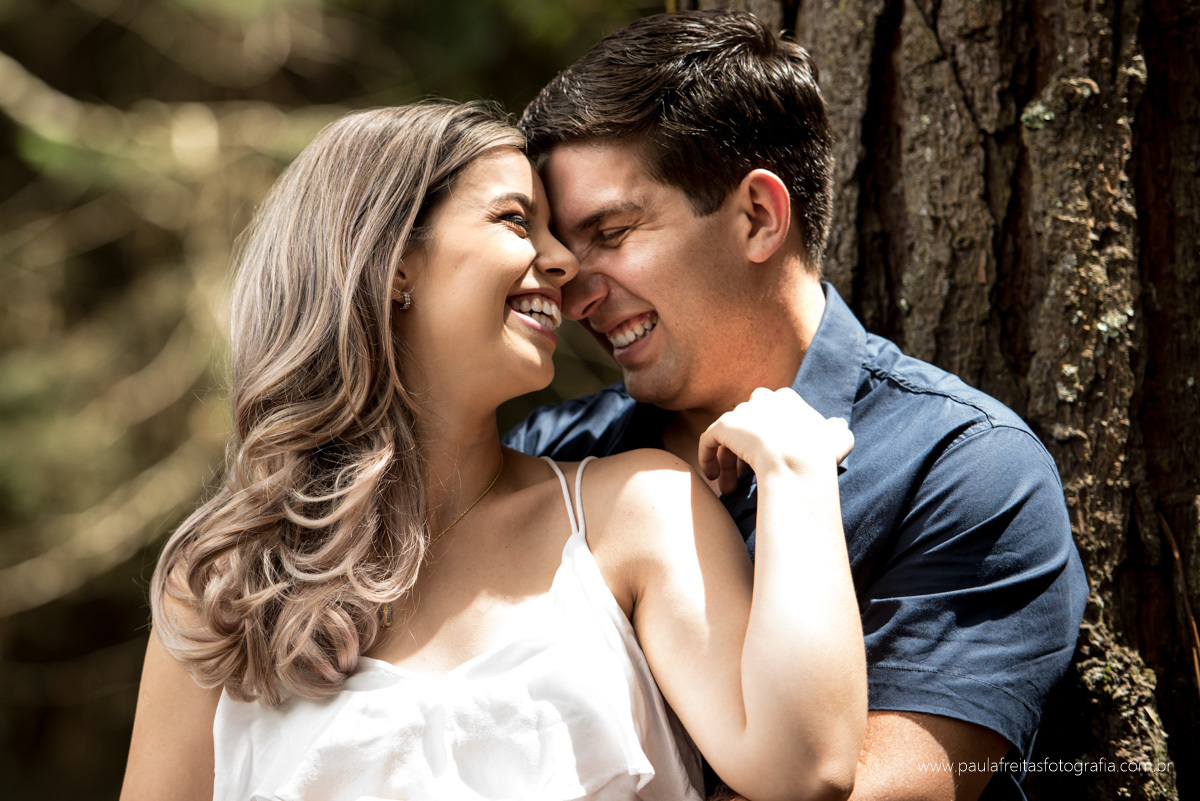 ensaio de casal, book de casal, foto de casal feito em campos do jordao e fotografado por paula freitas fotografia