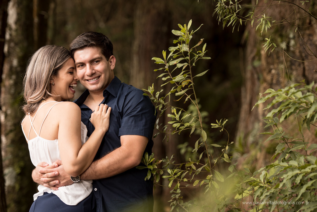 ensaio de casal, book de casal, foto de casal feito em campos do jordao e fotografado por paula freitas fotografia