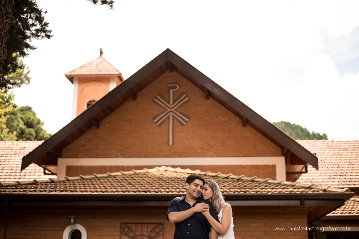 ensaio de casal, book de casal, foto de casal feito em campos do jordao e fotografado por paula freitas fotografia