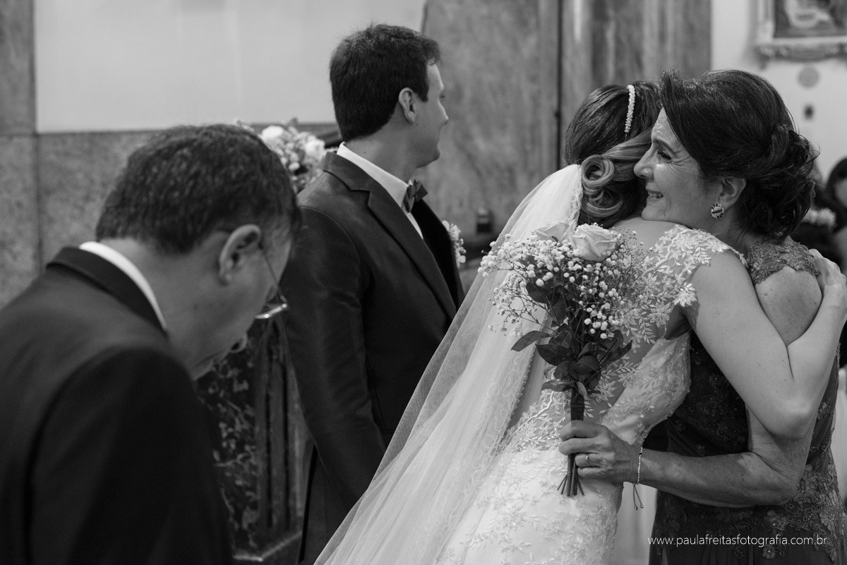 casamento na igreja sao benedito na faculdade unisal em lorena sp. fotografado por paula freitas fotografia 