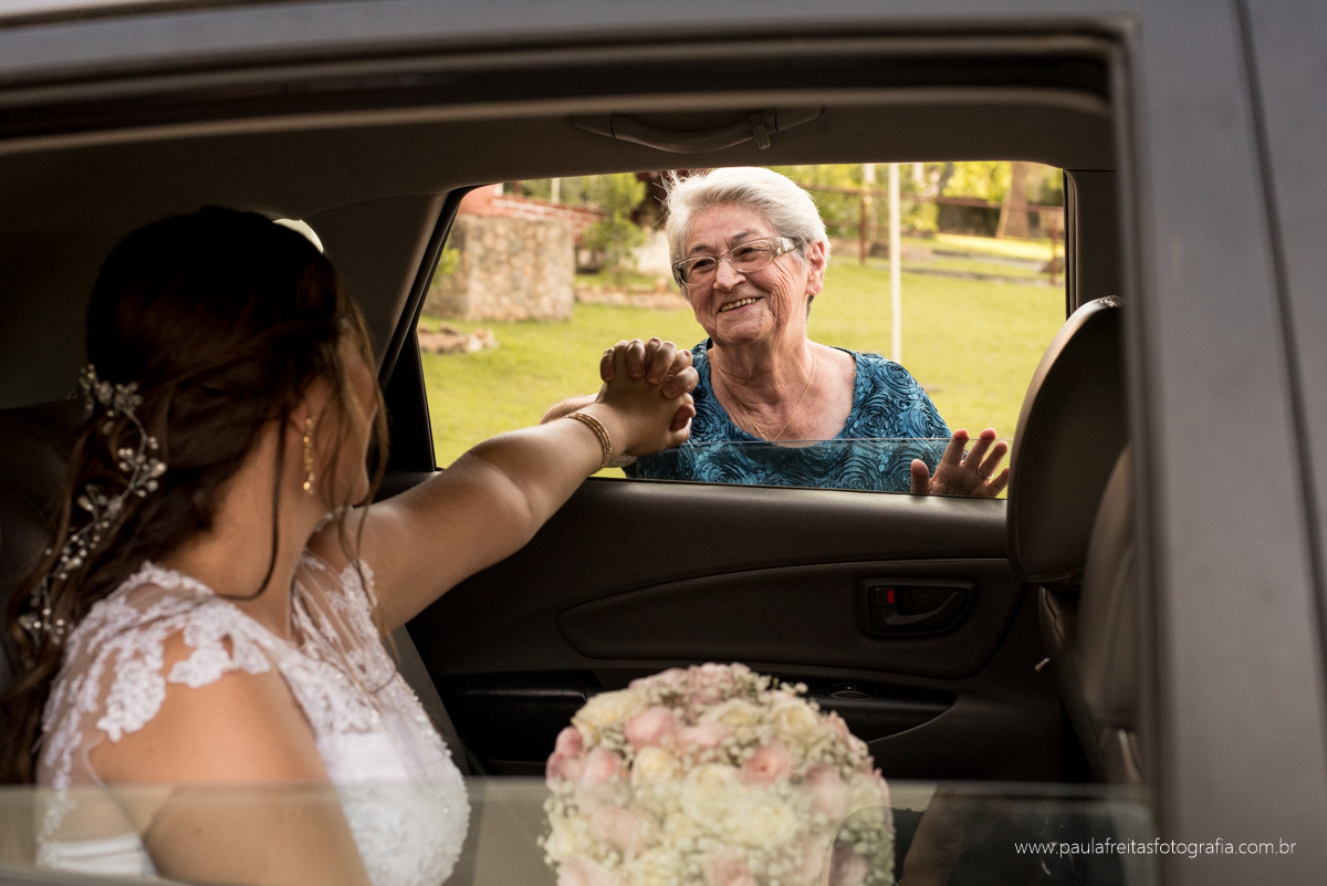 casamento de dia, casamento a tarde com filho na fazenda esperança centro feminino em guaratingueta de thais e renan fotografado por paula freitas fotografia