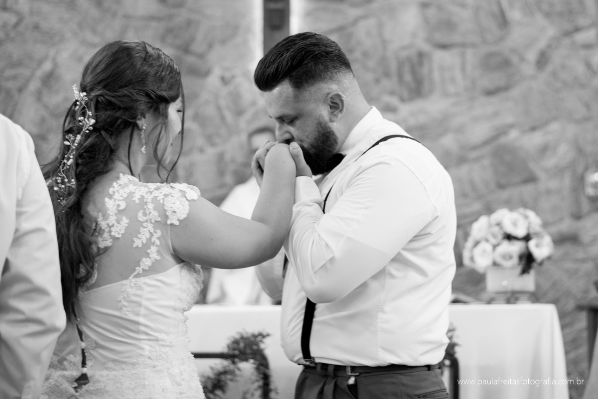 casamento de dia, casamento a tarde com filho na fazenda esperança centro feminino em guaratingueta de thais e renan fotografado por paula freitas fotografia