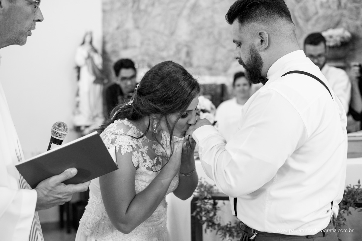 casamento de dia, casamento a tarde com filho na fazenda esperança centro feminino em guaratingueta de thais e renan fotografado por paula freitas fotografia