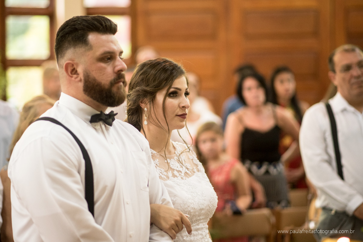 casamento de dia, casamento a tarde com filho na fazenda esperança centro feminino em guaratingueta de thais e renan fotografado por paula freitas fotografia