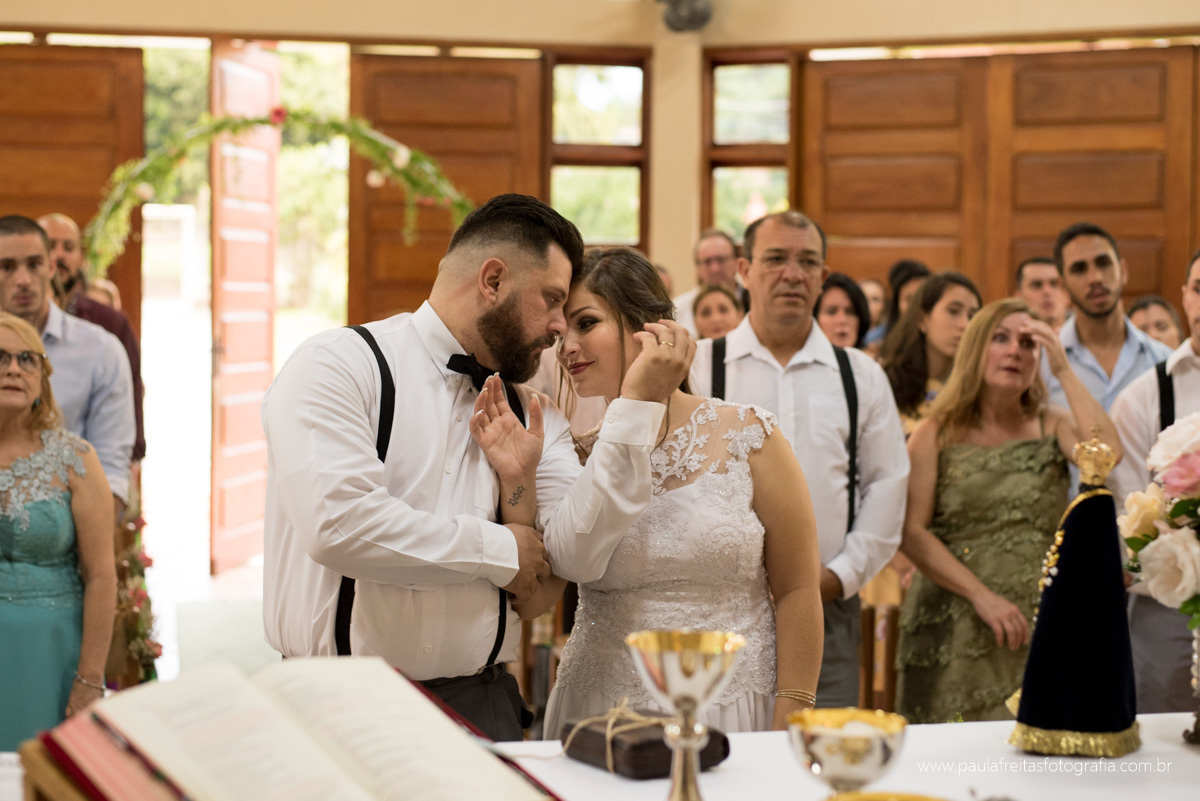 casamento de dia, casamento a tarde com filho na fazenda esperança centro feminino em guaratingueta de thais e renan fotografado por paula freitas fotografia
