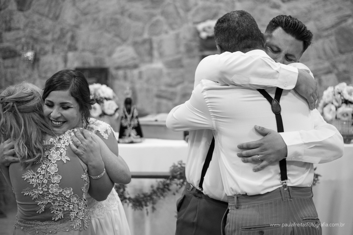 casamento de dia, casamento a tarde com filho na fazenda esperança centro feminino em guaratingueta de thais e renan fotografado por paula freitas fotografia
