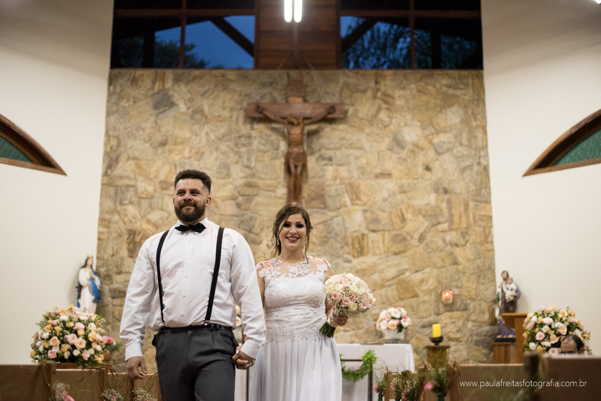 casamento de dia, casamento a tarde com filho na fazenda esperança centro feminino em guaratingueta de thais e renan fotografado por paula freitas fotografia
