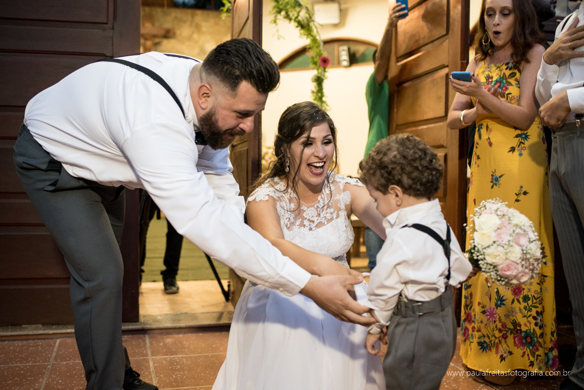 casamento de dia, casamento a tarde com filho na fazenda esperança centro feminino em guaratingueta de thais e renan fotografado por paula freitas fotografia